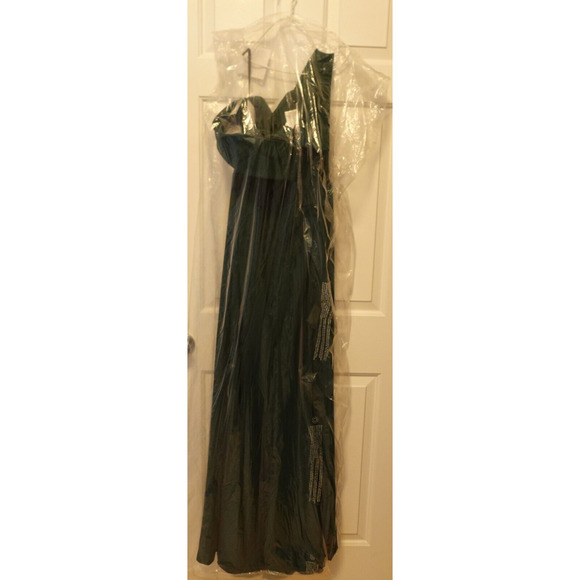 Dessy 3038 Hunter Green Off the Shoulder Notch Crepe Gown Trumpet Sz 14 New - Picture 5 of 6